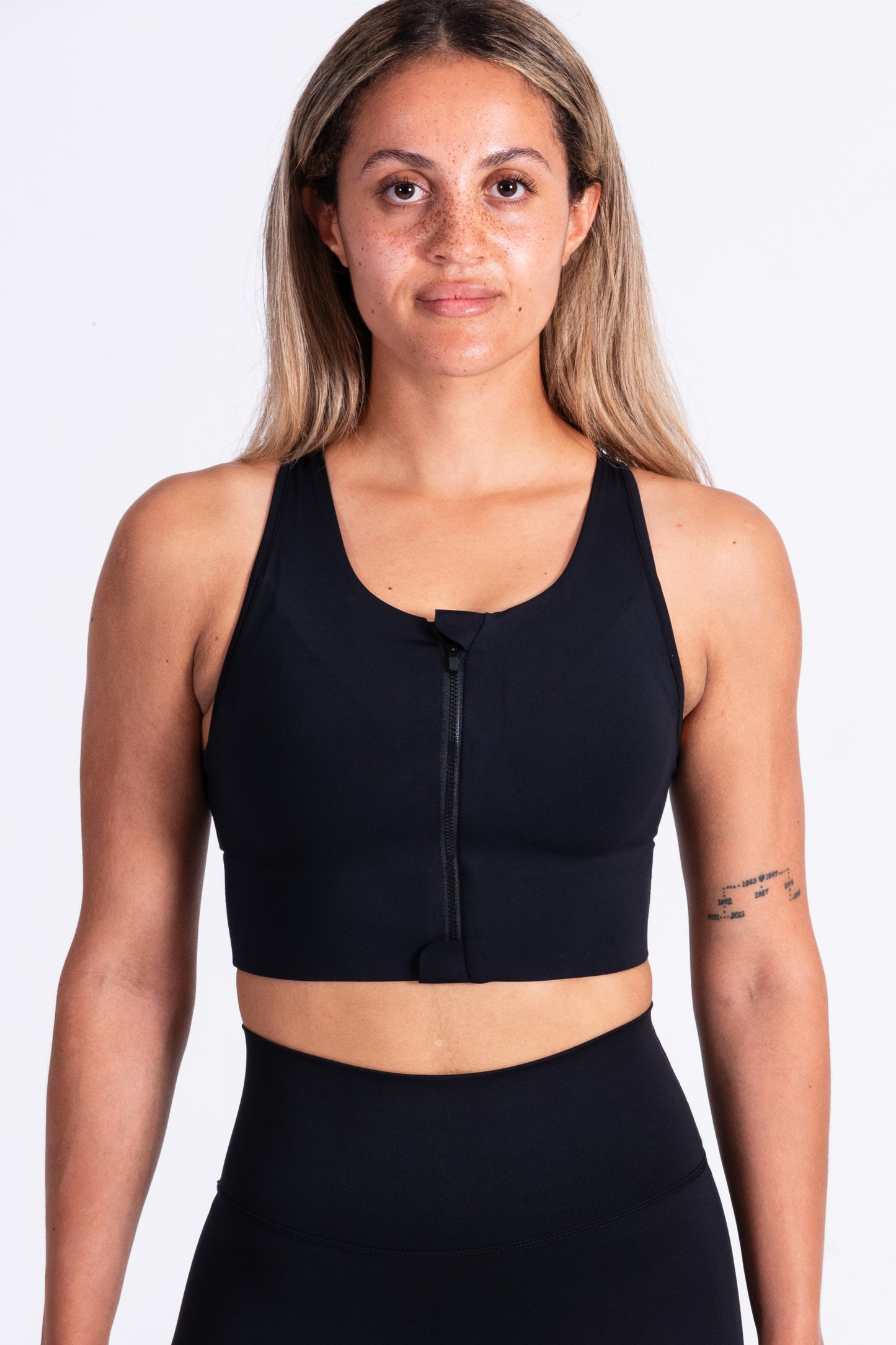 Movement Zippered Sports Bra Midnight Black