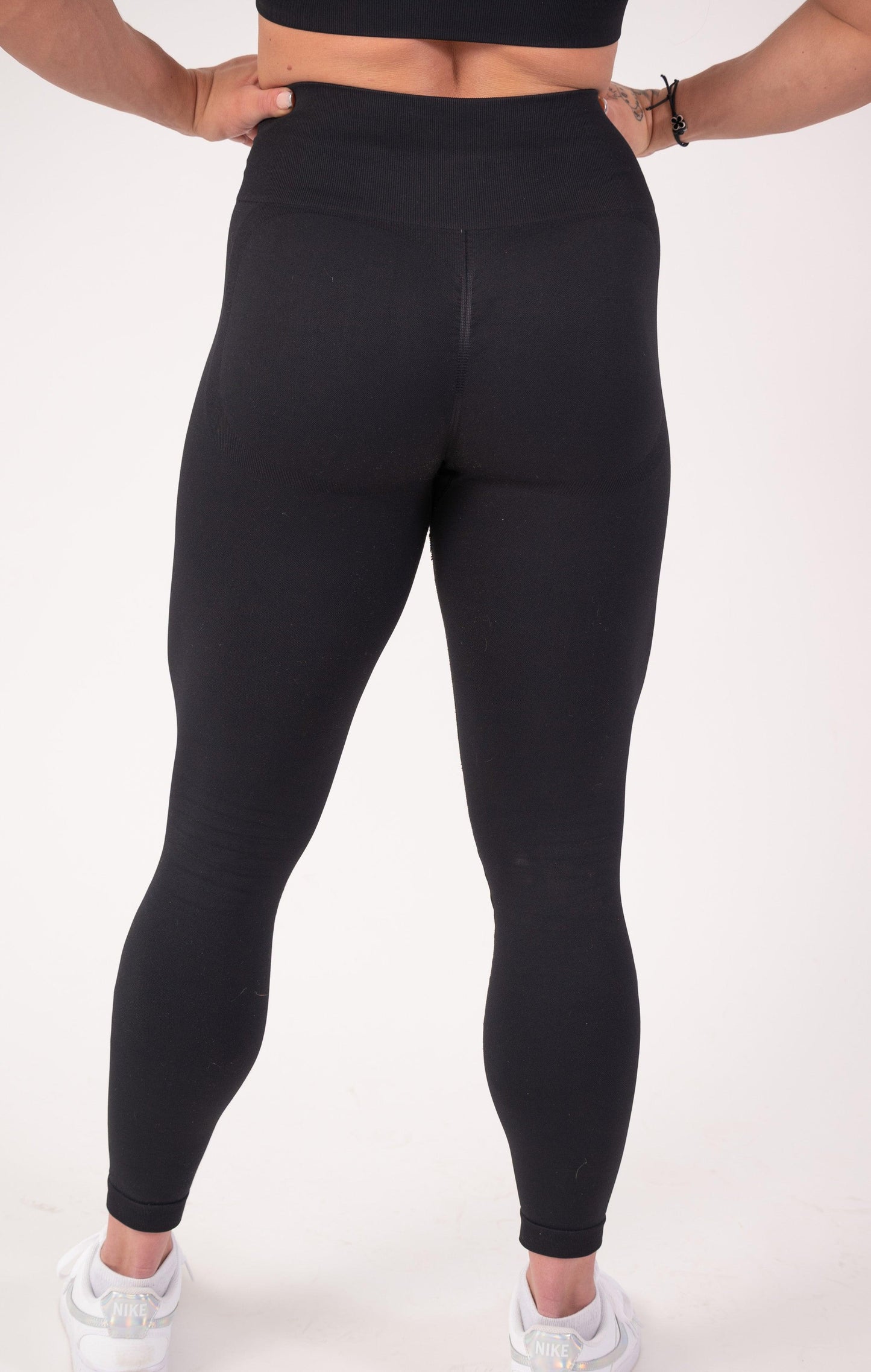 Strengthen Seamless Leggings 31" Black - builtwear
