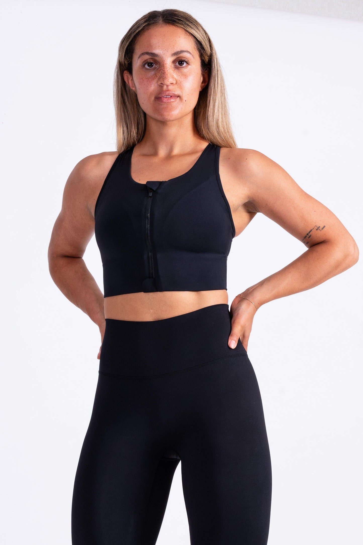 Movement Zippered Sports Bra Midnight Black - builtwear